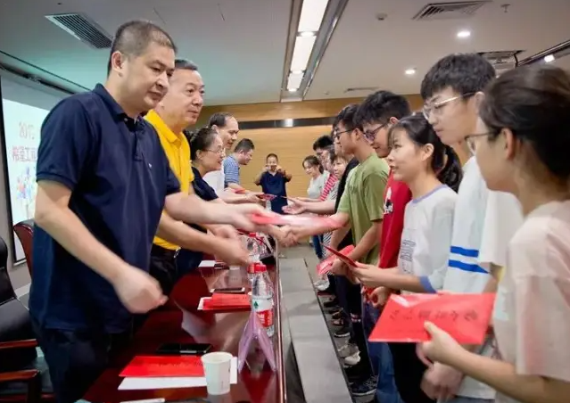为根底理学与高度重视数学物理化学等根底学科建设 为根底理学与高度重视数学物理化学等根底学科建设