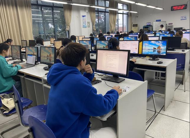 场景改造一批涵盖科创实践教育数字配套的设备项目相继落地 场景改造一批涵盖科创实践教育数字配套的设备项目相继落地